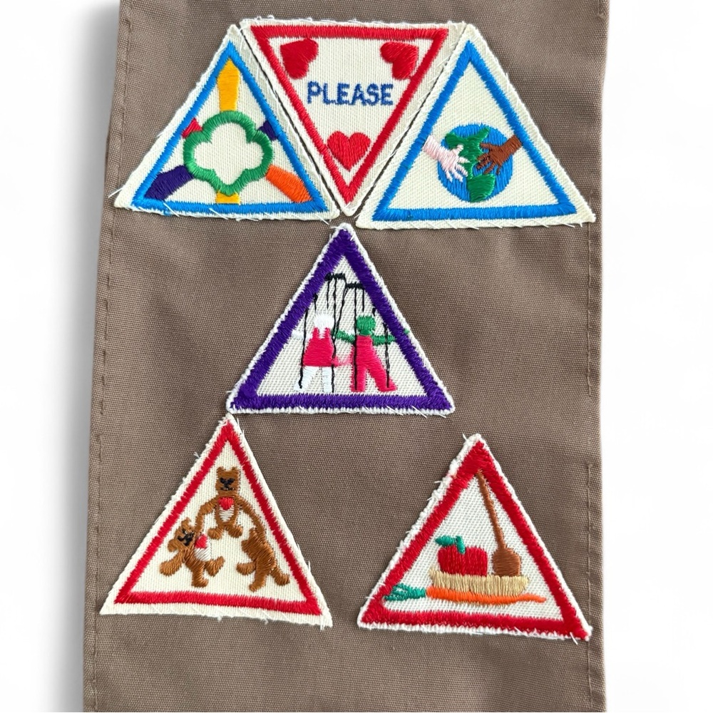 Vintage Girl Scout Sash and Patches‎